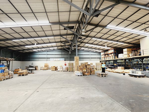 1 655  m² Industrial space