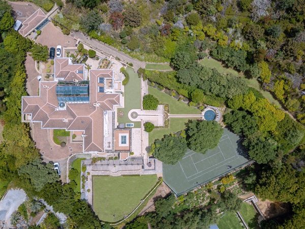 10 Bedroom House