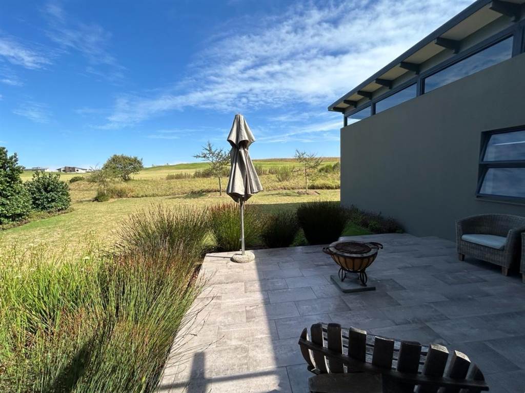 4 Bed House in Oubaai and surrounds photo number 5