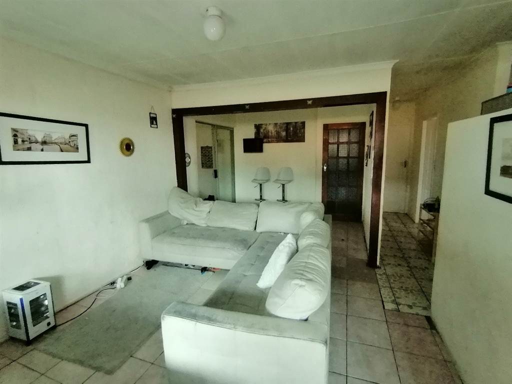 3 Bed House in Khayelitsha photo number 9