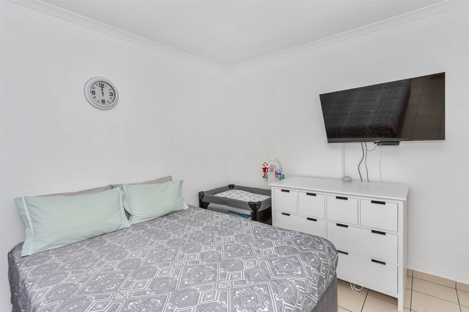 2 Bed Apartment in Parklands East photo number 12