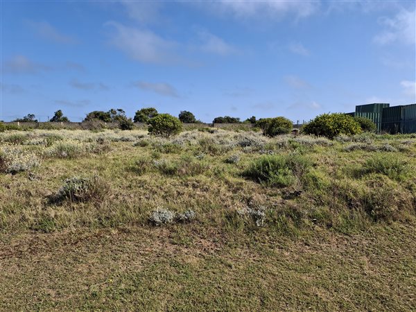 2 756 m² Land