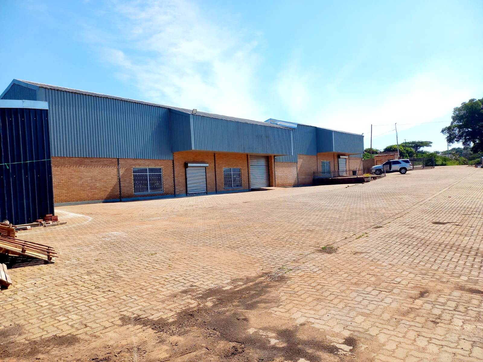 600  m² Commercial space in Thohoyandou photo number 1