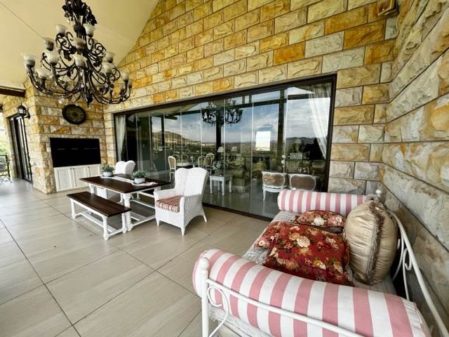 6 Bed House in Clarens photo number 12