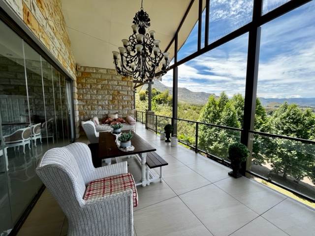 6 Bed House in Clarens photo number 10
