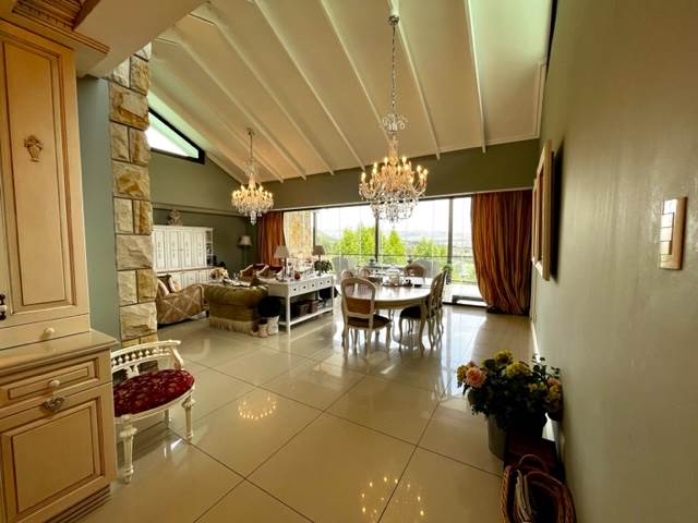 6 Bed House in Clarens photo number 20