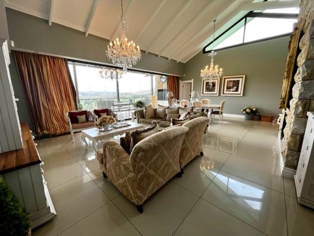 6 Bed House in Clarens photo number 19