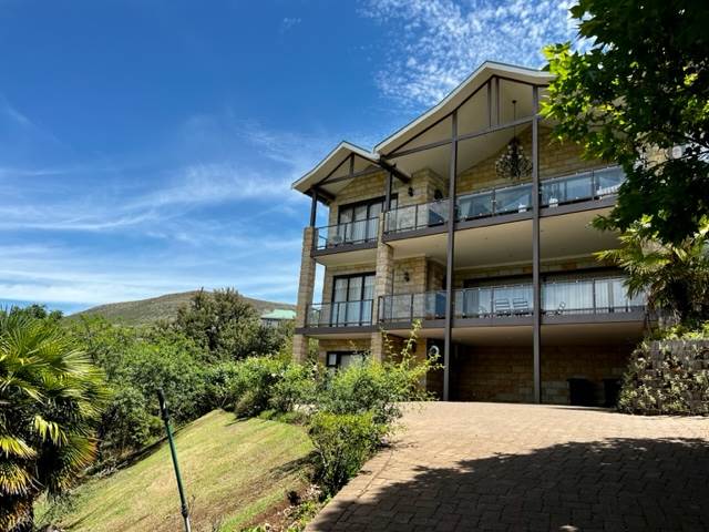 6 Bed House in Clarens photo number 1