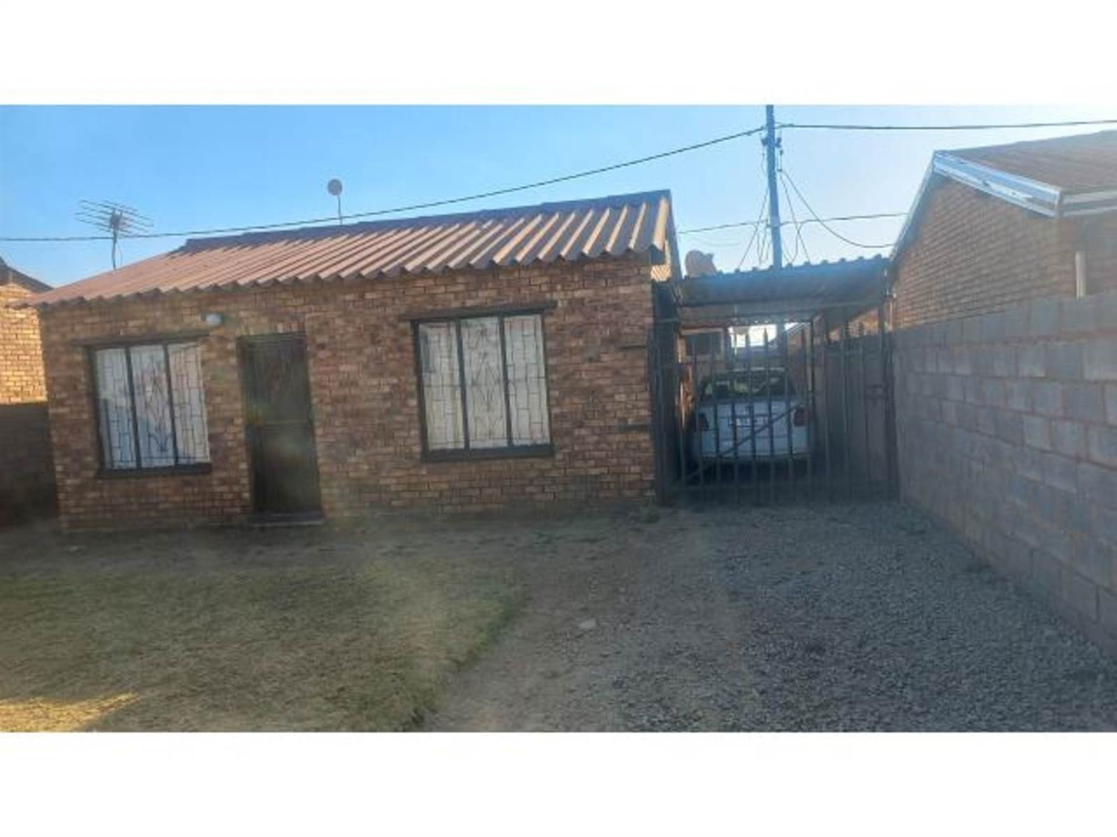 2 Bed House in Tsakane photo number 1
