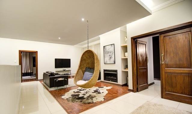 5 Bed House in Mooikloof Equestrian Estate photo number 16