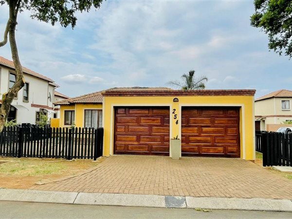 3 Bed Townhouse in Meyersig Lifestyle Estate
