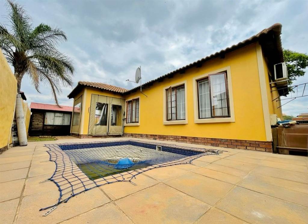 3 Bed Townhouse in Meyersig Lifestyle Estate photo number 3