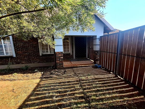 3 Bedroom Townhouse 3 Bedroom Townhouse