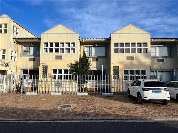 151  m² Commercial space in Bellville Central