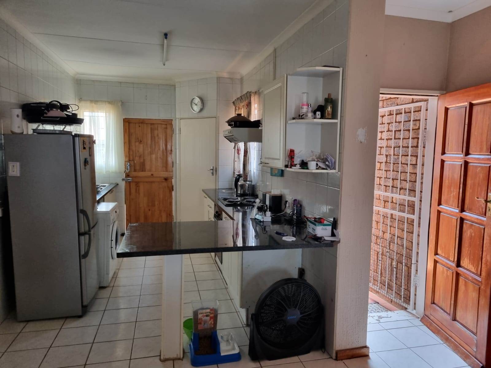 2 Bed Apartment in Rangeview photo number 8