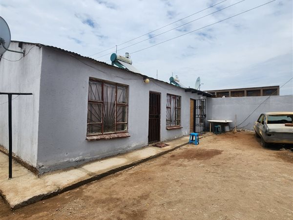 9 Bed House in Ivory Park