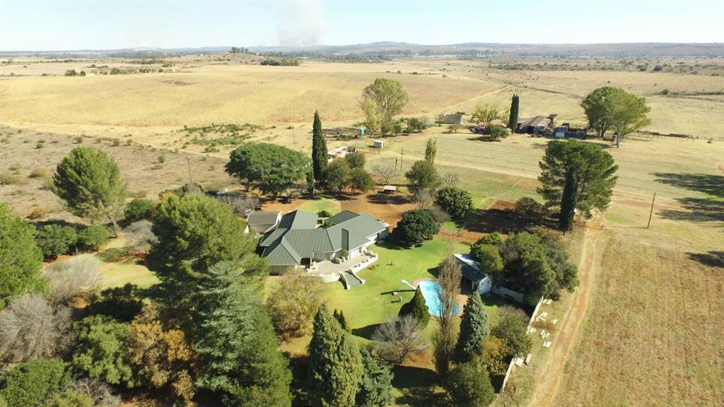 319 ha Farm in Potchefstroom Central photo number 6