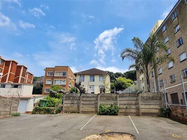 13 Bed Apartment in Bulwer