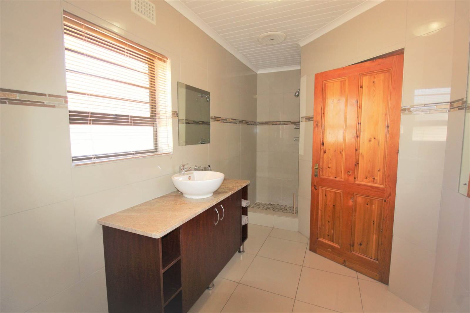 4 Bed House in Middedorp photo number 29