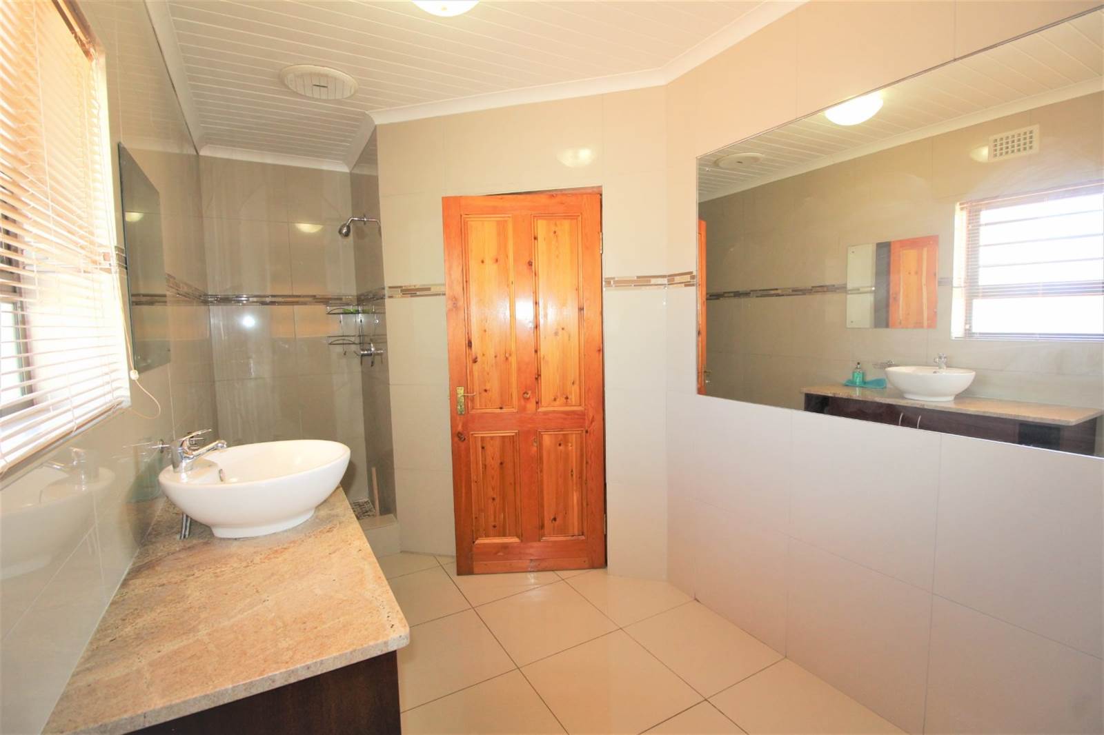 4 Bed House in Middedorp photo number 30