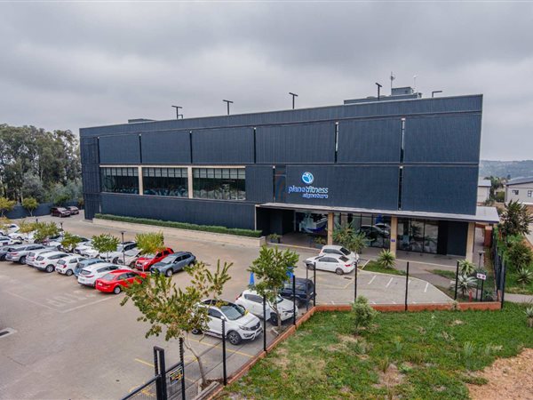 4 676  m² Commercial space