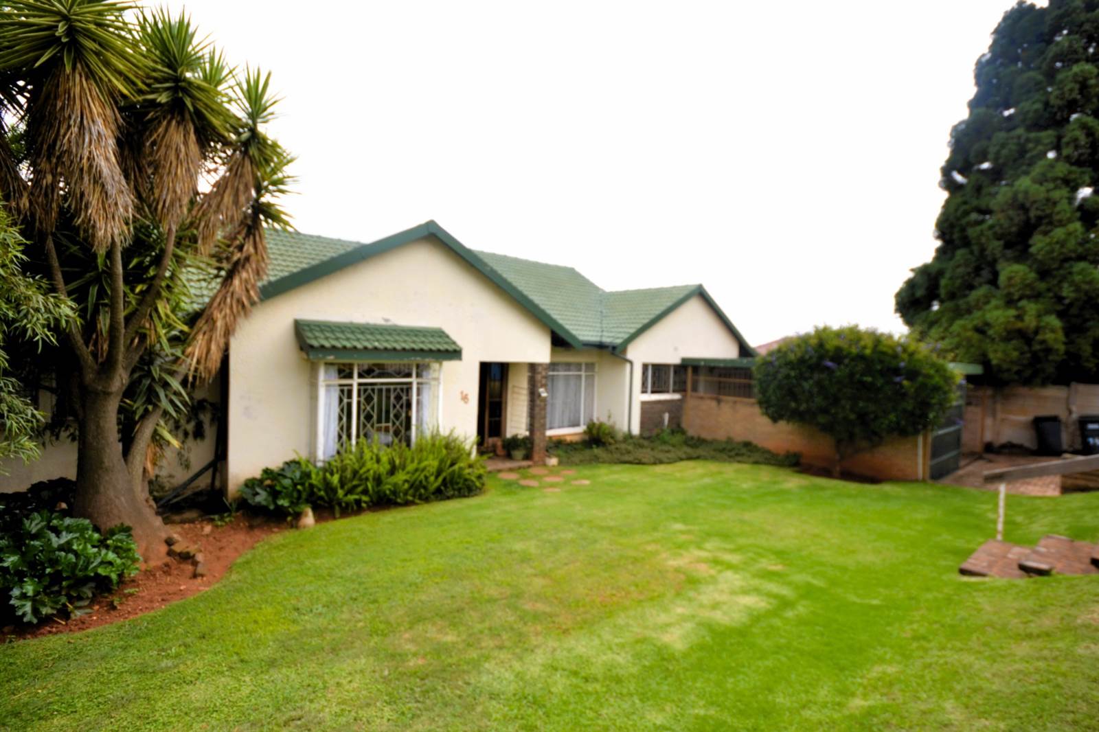 4 Bed House in Silverfields photo number 1