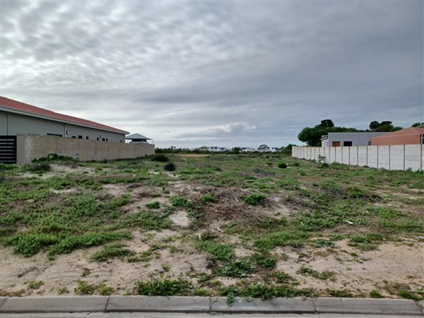 837 m² Land