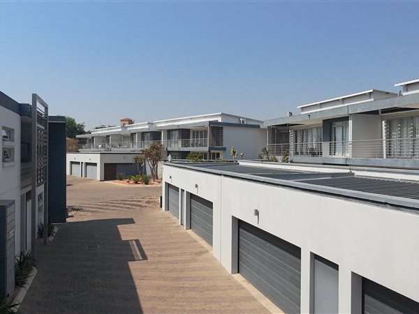 3 Bedroom Townhouse 3 Bedroom Townhouse