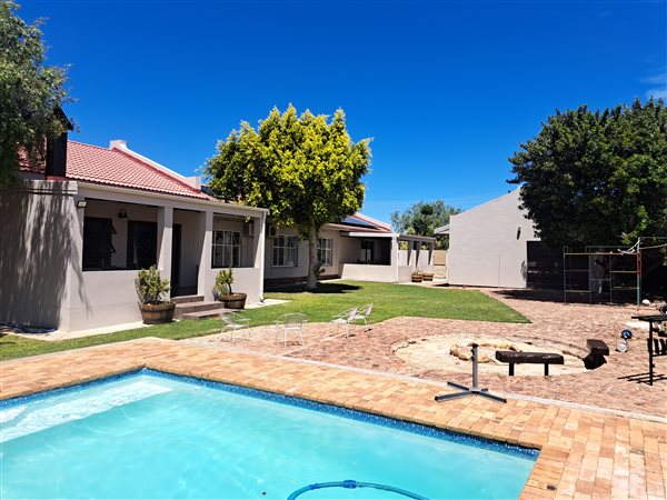 4 Bedroom House 4 Bedroom House