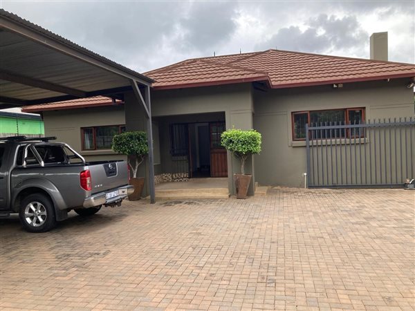 3 Bedroom House 3 Bedroom House