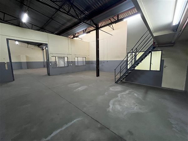 2 496  m² Industrial space