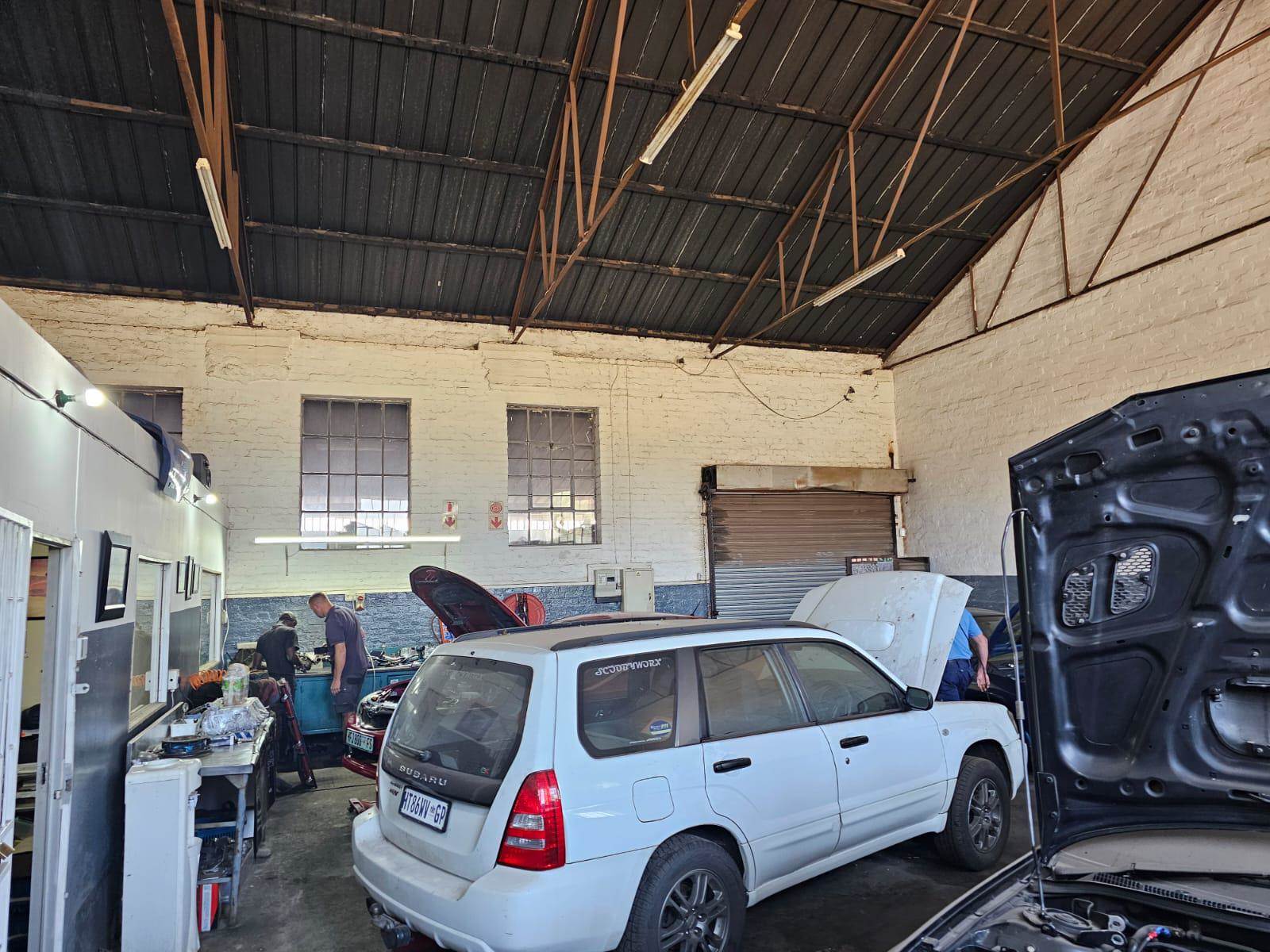 285  m² Industrial space in Brakpan Central photo number 2