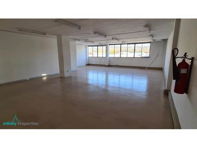 185  m² Office Space in Gezina photo number 1