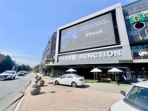 91  m² Office Space in Illovo