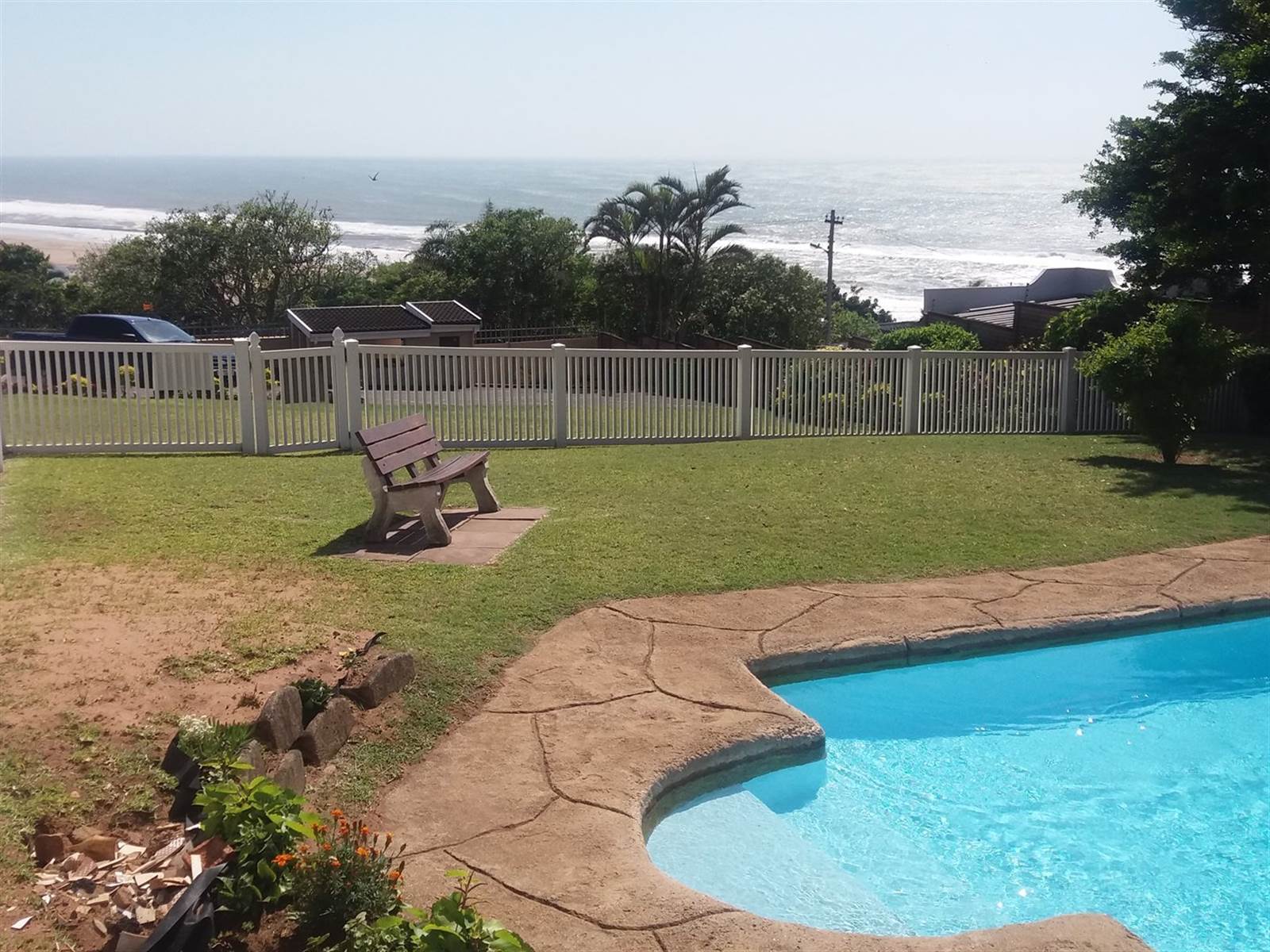 2 Bed Apartment in Illovo Beach photo number 10