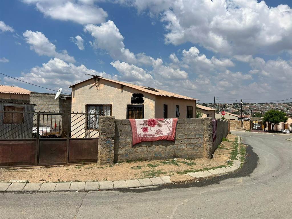 2 Bed House in Kaalfontein photo number 4