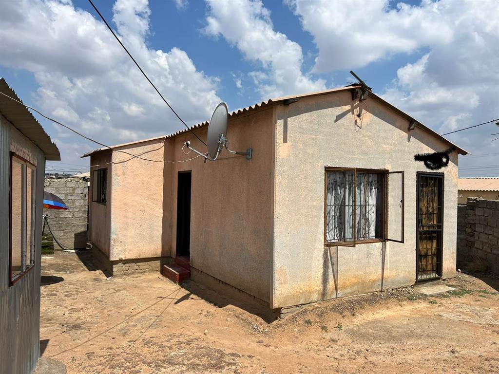 2 Bed House in Kaalfontein photo number 11