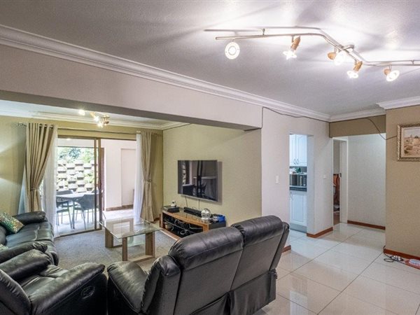 2 Bed Apartment in Linksfield Ridge