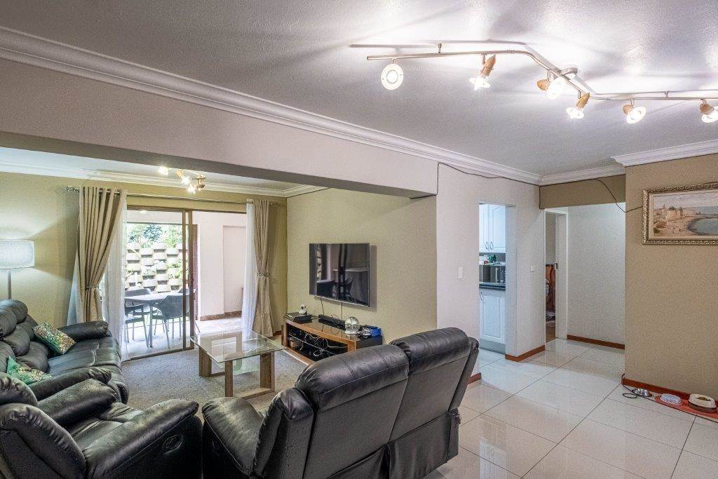 2 Bed Apartment in Linksfield Ridge photo number 1