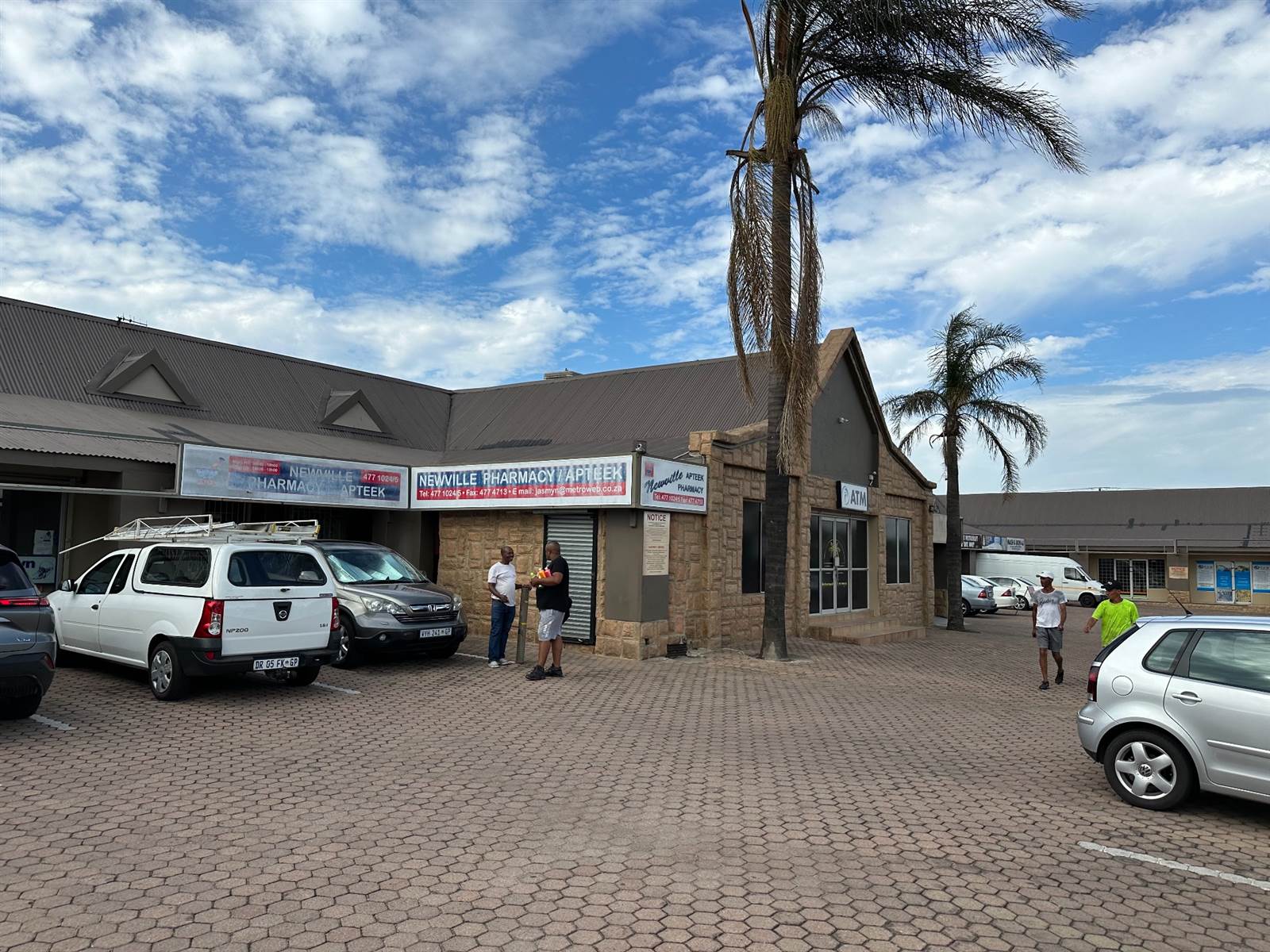 150  m² Retail Space in Newlands photo number 2