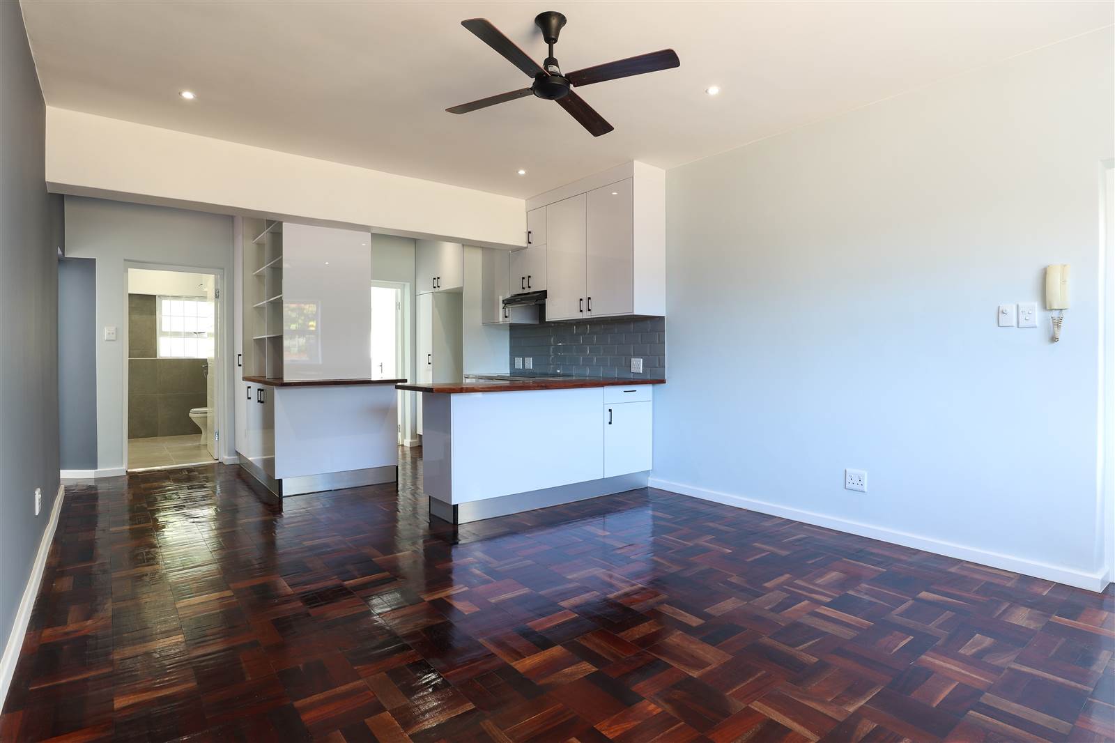 2 Bed Apartment for sale in Vredehoek T4759230 Private Property