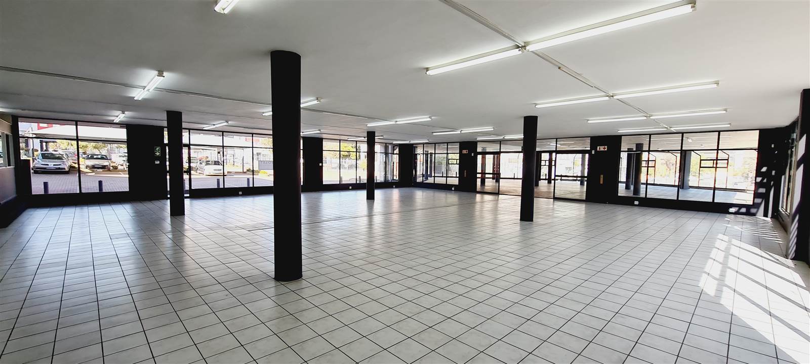 1033  m² Commercial space in Kensington B photo number 2