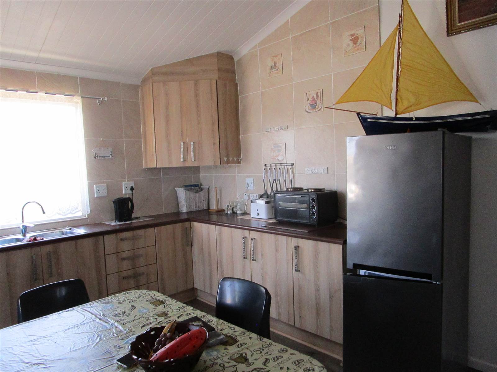 2 Bed House in Gansbaai and surrounds photo number 2