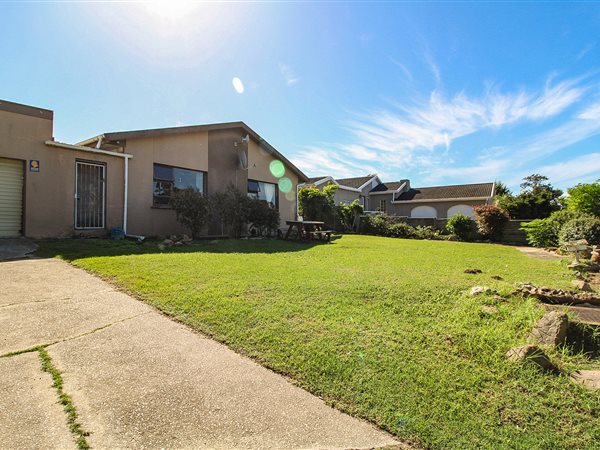 4 Bedroom House 4 Bedroom House