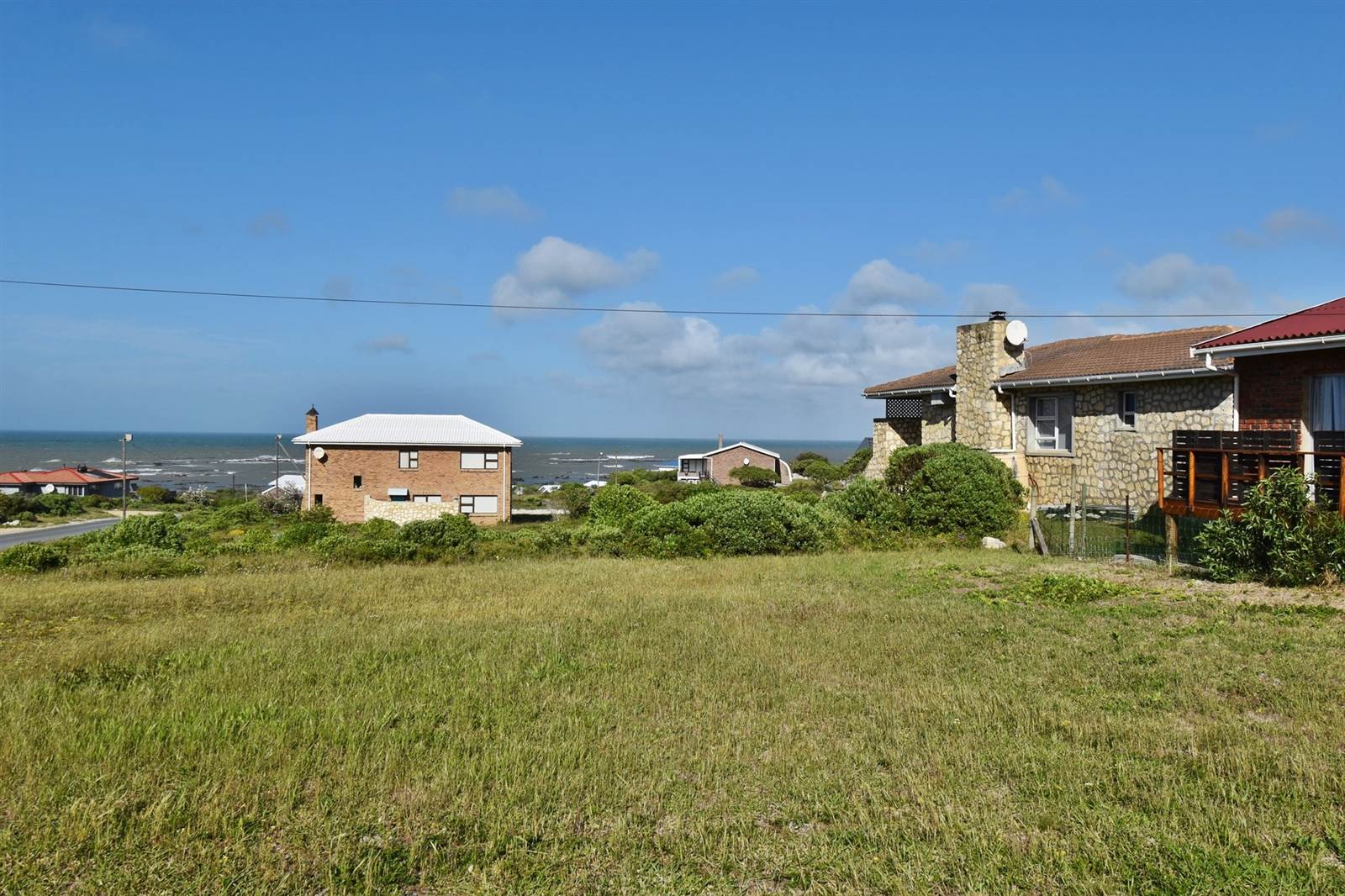 647 m² Land available in Suiderstrand photo number 1