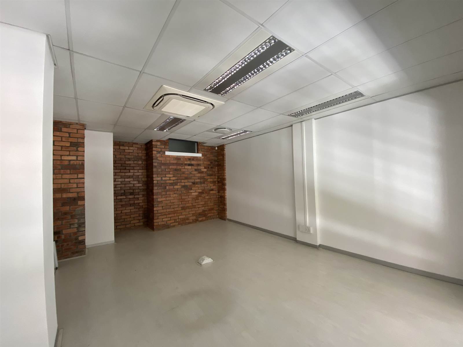 229  m² Commercial space in De Waterkant photo number 6