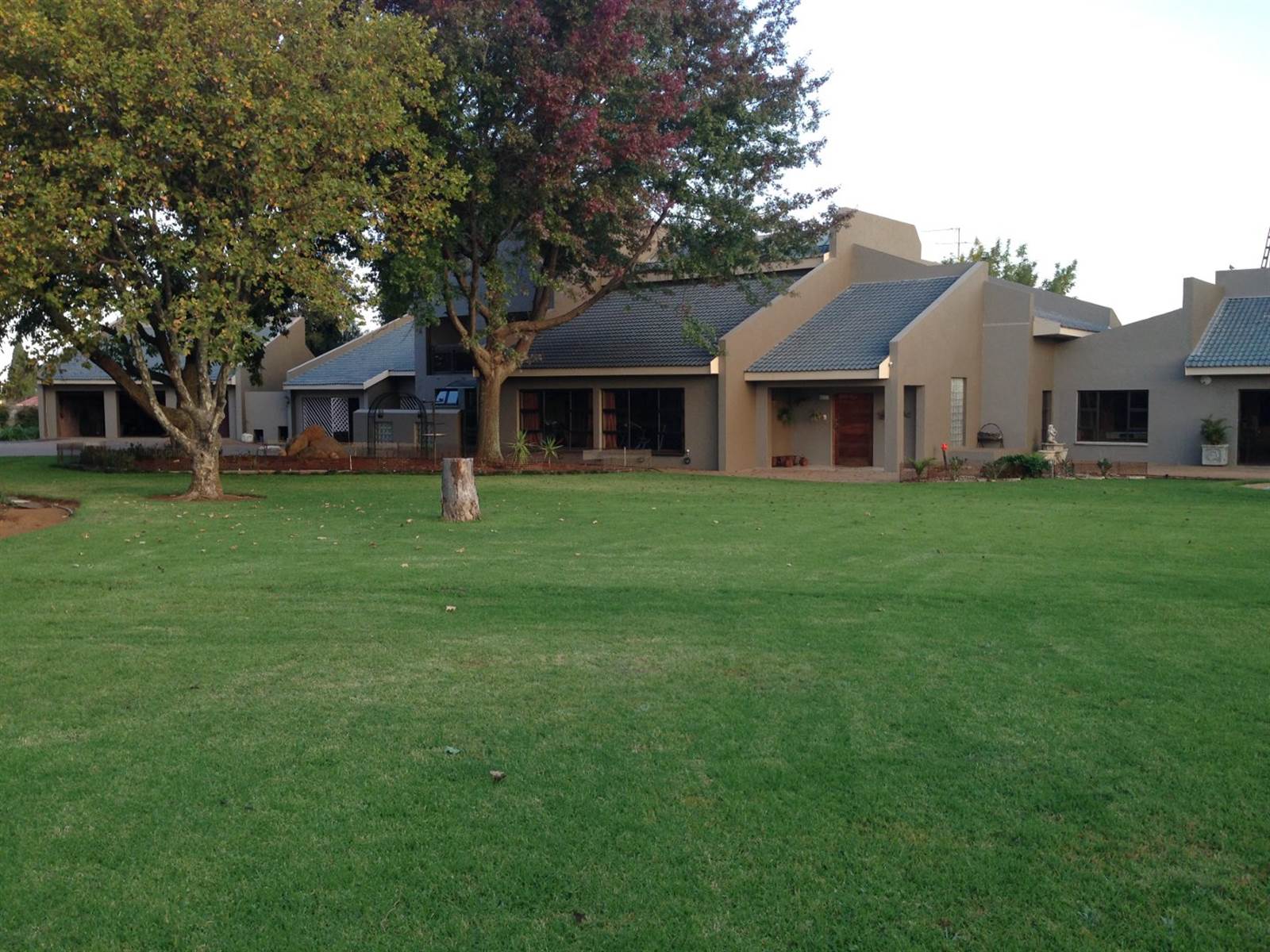 4.3 ha Farm in Randfontein photo number 4