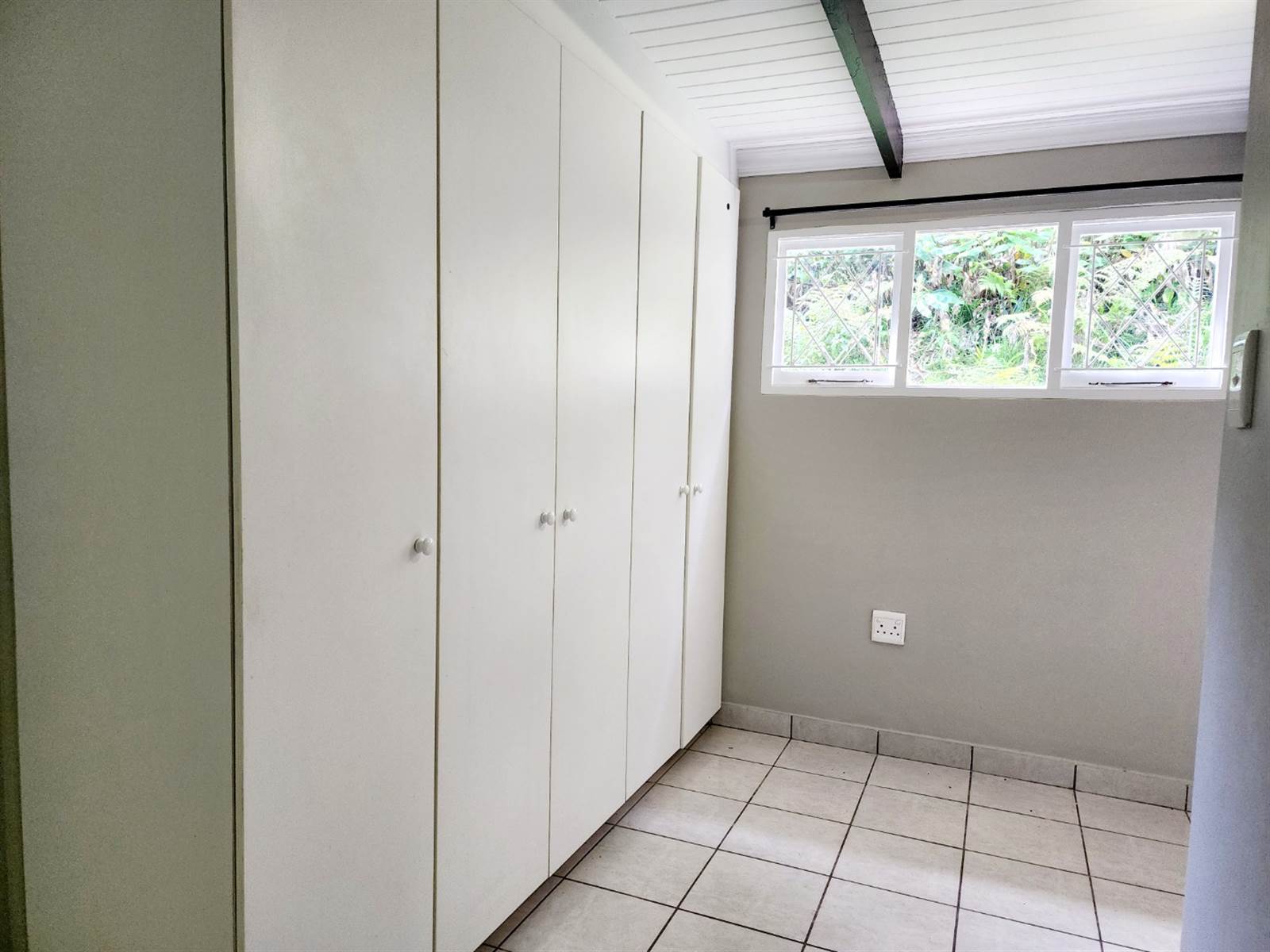 1 Bed Apartment in Kloof photo number 11