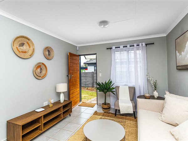 2 Bedroom House 2 Bedroom House