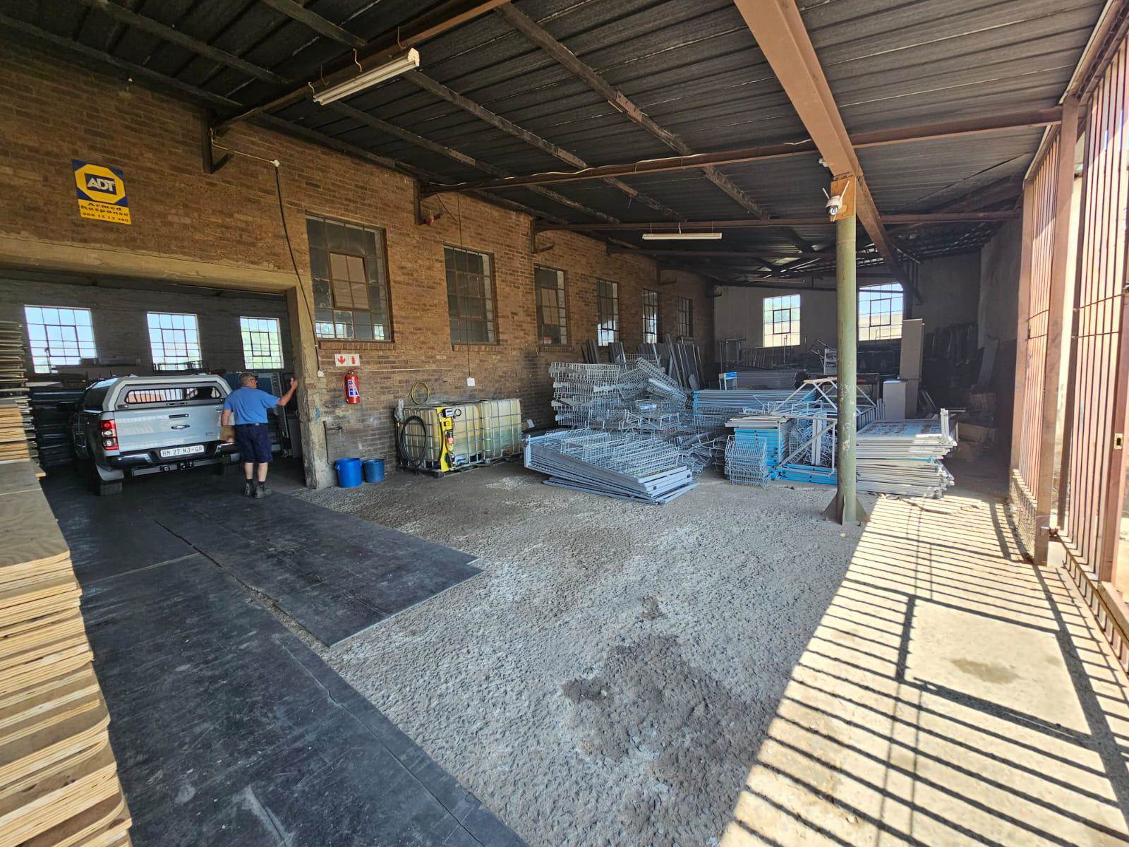 335  m² Industrial space in Brakpan Central photo number 1